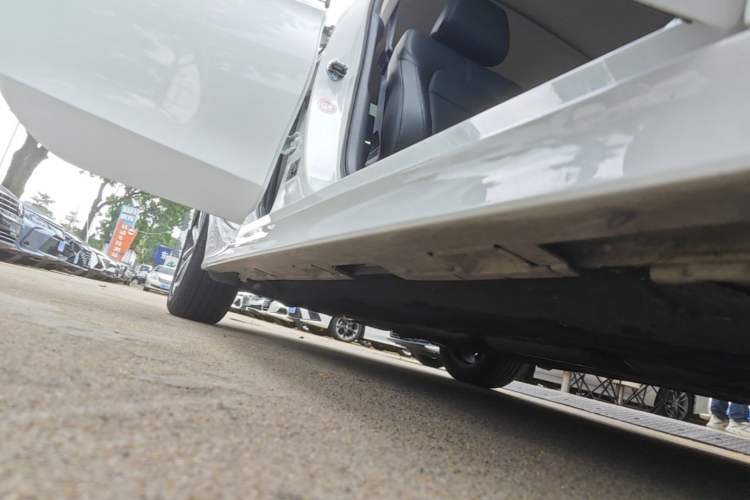 Used Honda Integra 2023 240TURBO CVT Luxury Edition Right Side Sill