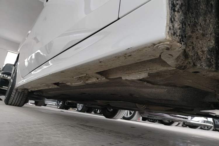 Used Honda Integra 2023 240TURBO CVT Tech Edition Right Side Sill