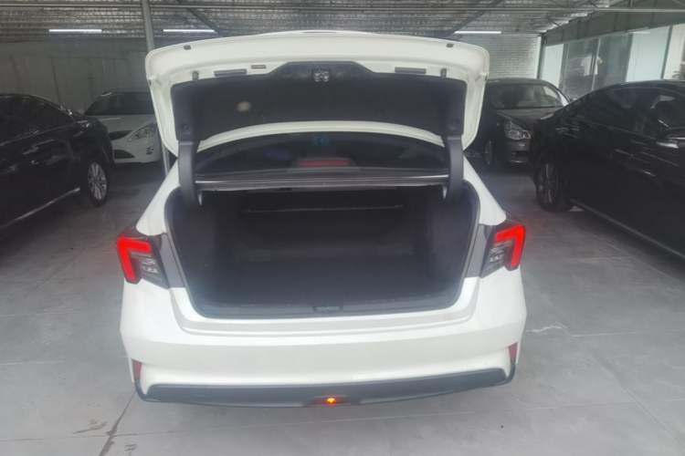 Used Honda Integra 2023 240TURBO CVT Tech Edition Trunk