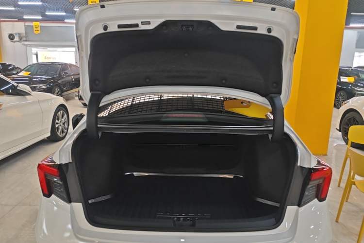 Used Honda Integra 2023 2.0L eHEV Tech Edition Trunk