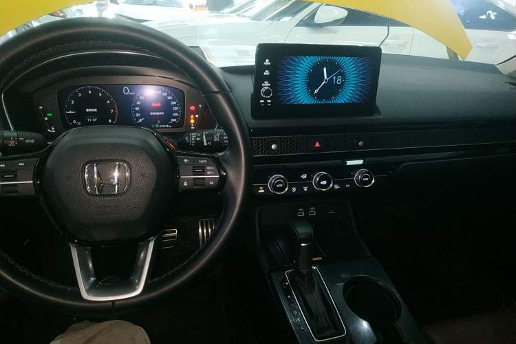Used Honda Integra 2023 HATCHBACK 240TURBO CVT Phantom Night Deluxe Edition Center Console