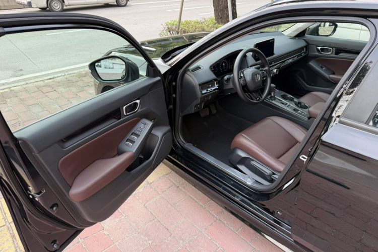Used Honda Integra 2025 240TURBO CVT Tech Edition Interior 2