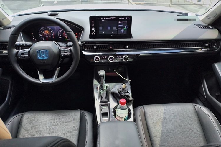Used Honda Integra 2025 240TURBO CVT Tech Edition Center Console