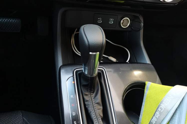 Used Honda Integra 2025 240TURBO CVT Tech Edition Gear Lever