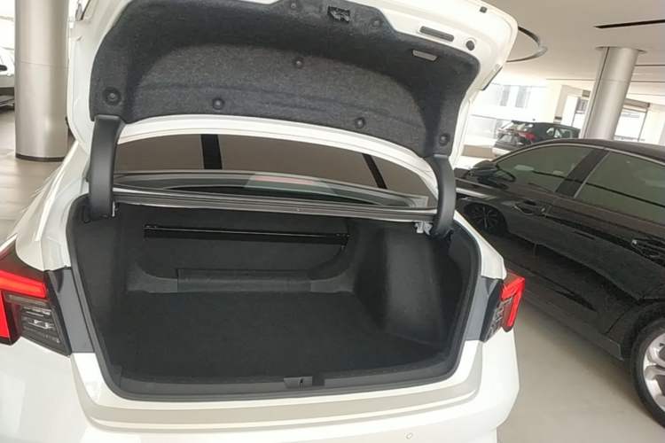 Used Honda Integra 2025 240TURBO CVT Tech Edition Trunk