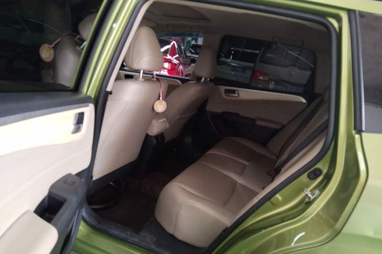 Used Honda Jade 2013 1.8L CVT Luxury Edition 5 seats Interior 3