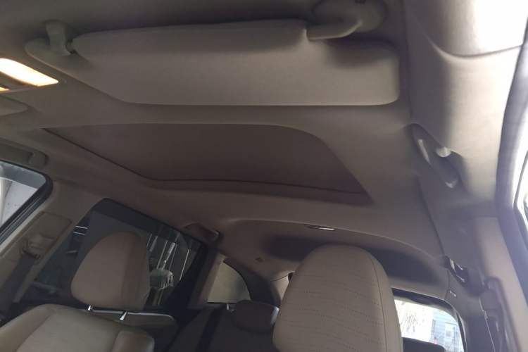 Used Honda Jade 2013 1.8L CVT Luxury Edition 5 seats Interior 5