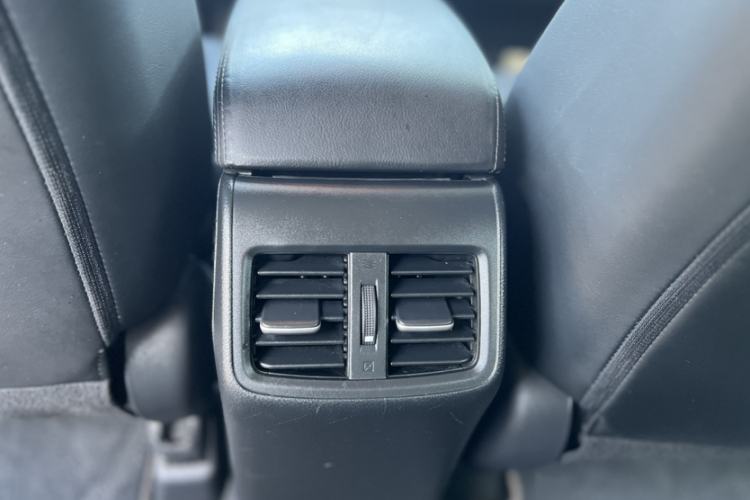 Used Honda Jade 2014 1.8L Automatic Comfort Elite Version 5 Seats Interior 11