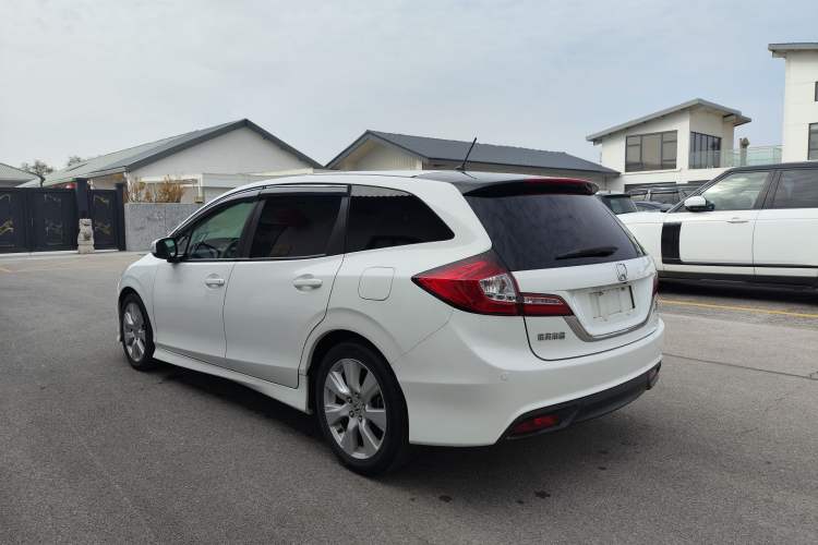 Used Honda Jade 2013 1.8L automatic Comfort version 6 seats Exterior 4