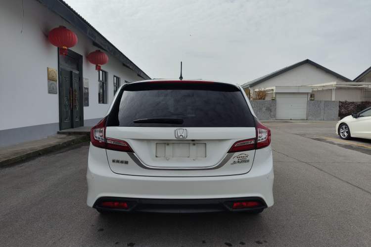 Used Honda Jade 2013 1.8L automatic Comfort version 6 seats Exterior 5