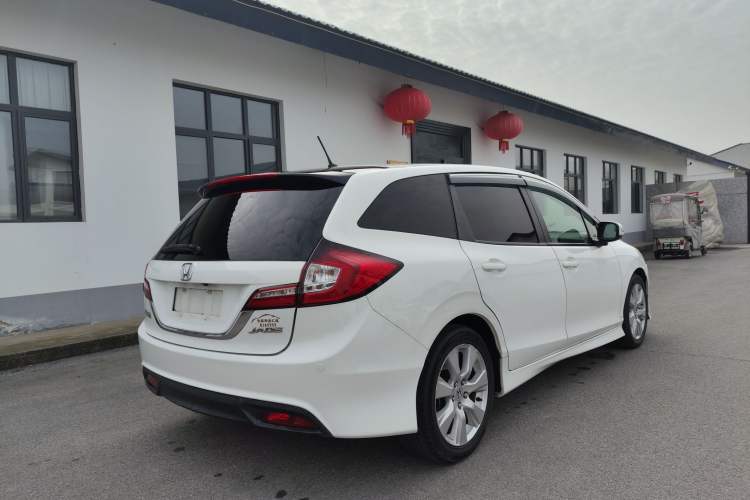 Used Honda Jade 2013 1.8L automatic Comfort version 6 seats Exterior 6