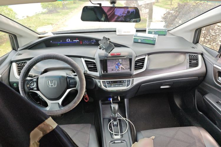 Used Honda Jade 2013 1.8L automatic Comfort version 5 seats Center Console