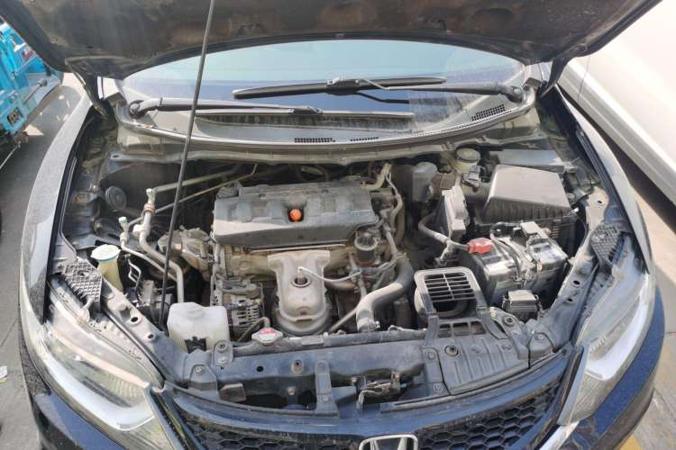 Used Honda Jade 2013 1.8L automatic Comfort version 6 seats Engine Bay