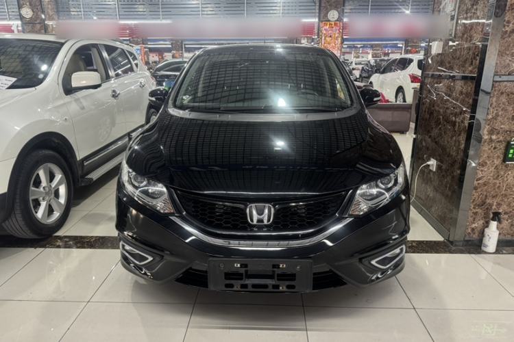 Used Honda Jade 2013 1.8L automatic Comfort version 6 seats Exterior 1