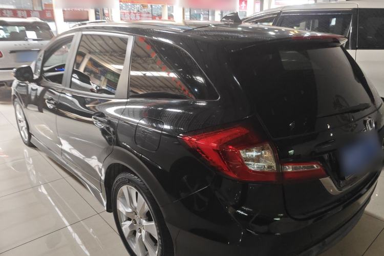 Used Honda Jade 2013 1.8L automatic Comfort version 5 seats Exterior 2