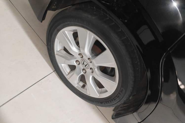 Used Honda Jade 2013 1.8L automatic Comfort version 5 seats Exterior 5