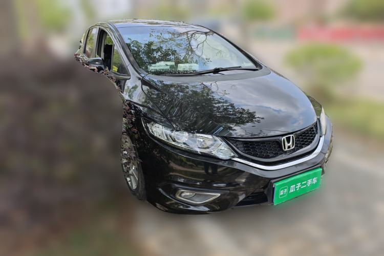 Used Honda Jade 2013 1.8L automatic Comfort version 5 seats Front Right 45 Deg