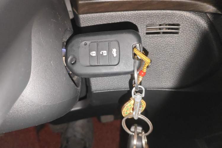 Used Honda Jade 2013 1.8L automatic Comfort version 5 seats Interior 1