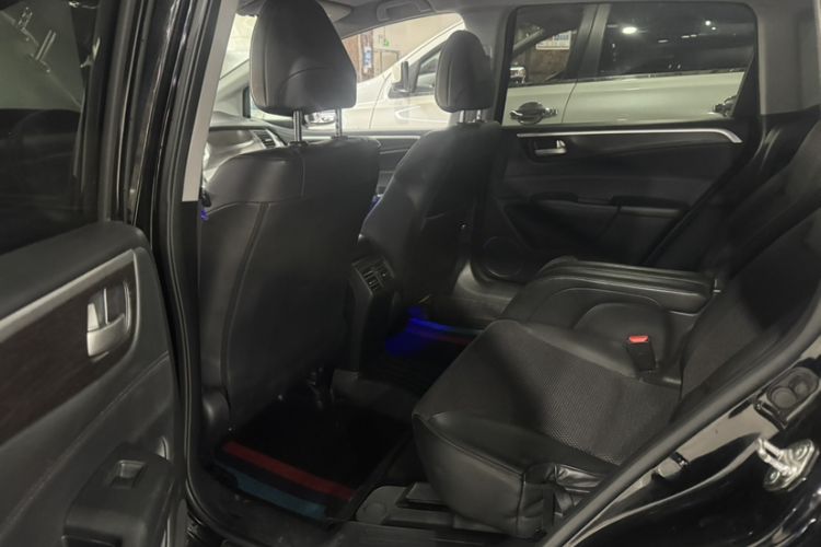 Used Honda Jade 2013 1.8L automatic Comfort version 6 seats Interior 6