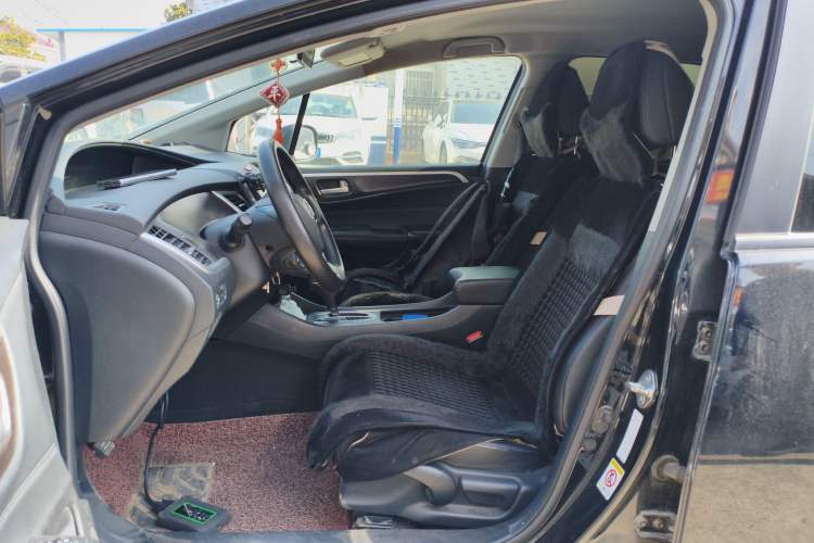 Used Honda Jade 2013 1.8L automatic Comfort version 5 seats Left Front Seat