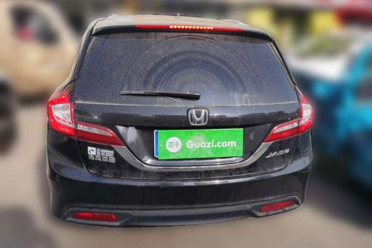 Used Honda Jade 2013 1.8L automatic Comfort version 6 seats Rear
