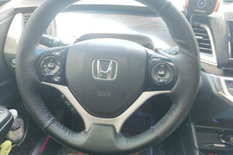 Used Honda Jade 2013 1.8L CVT Luxury Edition 6 seats Steering Wheel