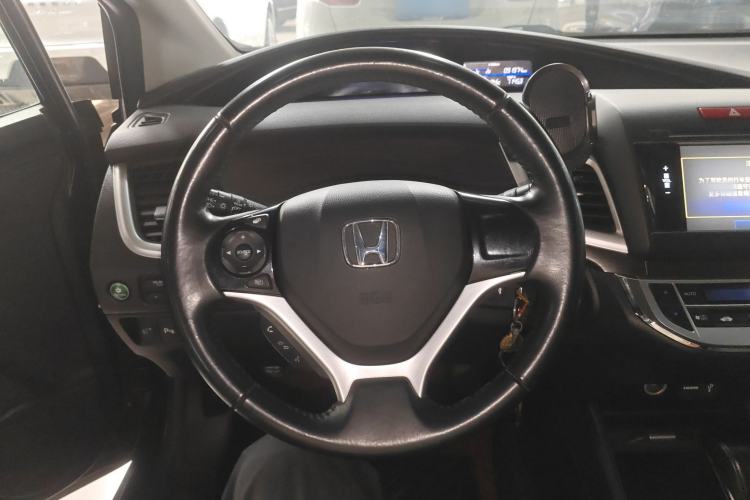 Used Honda Jade 2013 1.8L automatic Comfort version 5 seats Steering Wheel