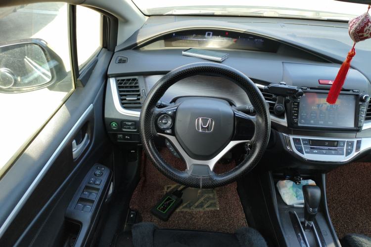 Used Honda Jade 2013 1.8L automatic Comfort version 5 seats Steering Wheel