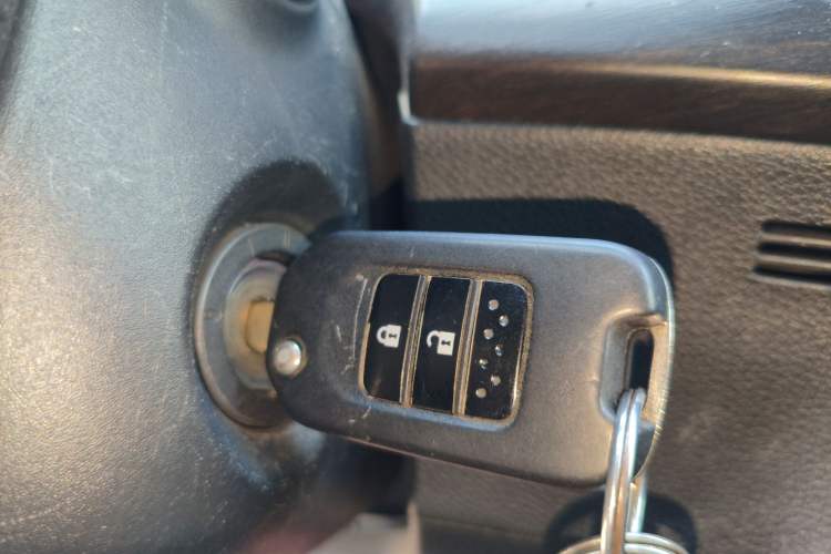 Used Honda Jade 2013 1.8L automatic Comfort version 5 seats Vehicle Key