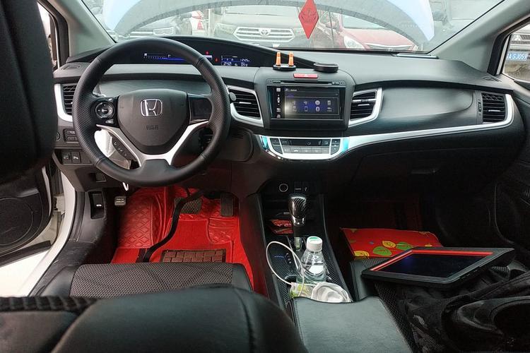 Used Honda Jade 2013 1.8L automatic Comfort version 5 seats Center Console
