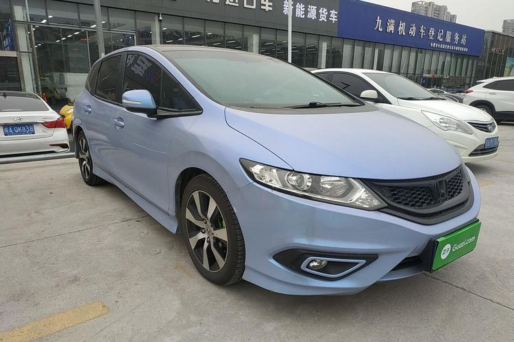 Used Honda Jade 2013 1.8L automatic Comfort version 5 seats Front Right 45 Deg
