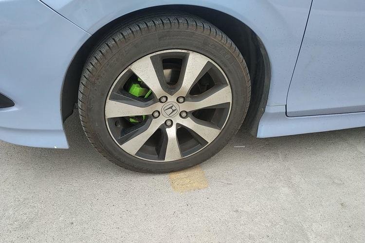 Used Honda Jade 2013 1.8L automatic Comfort version 5 seats Left Front Wheel Hub