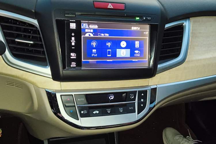 Used Honda Jade 2013 1.8L automatic Comfort version 5 seats Audio And AC Panel