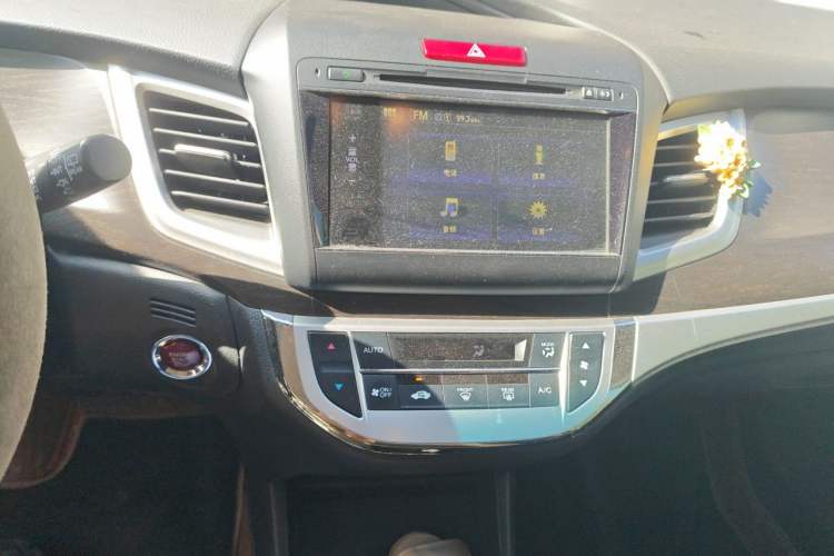 Used Honda Jade 2013 1.8L CVT Luxury Edition 5 seats Audio And AC Panel