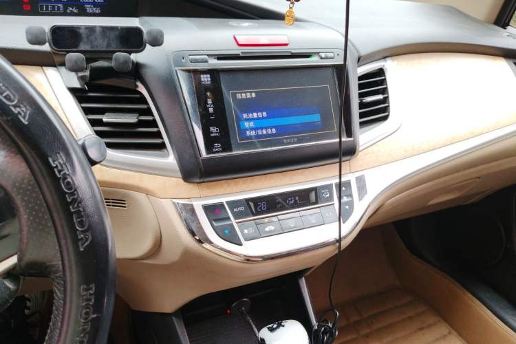 Used Honda Jade 2013 1.8L automatic Comfort version 5 seats Audio And AC Panel
