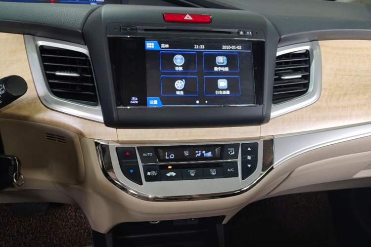 Used Honda Jade 2013 1.8L automatic Comfort version 5 seats Audio And AC Panel