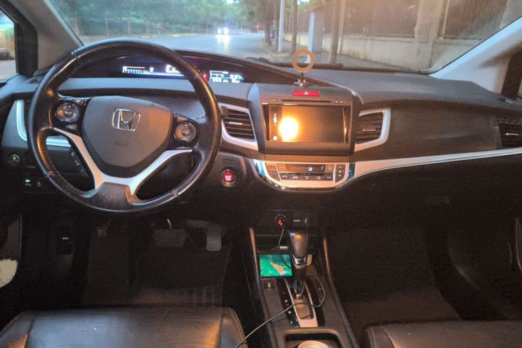 Used Honda Jade 2013 1.8L CVT Luxury Edition 5 seats Center Console