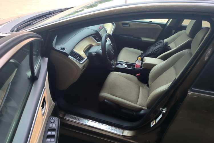 Used Honda Jade 2013 1.8L automatic Comfort version 5 seats Driver Seat