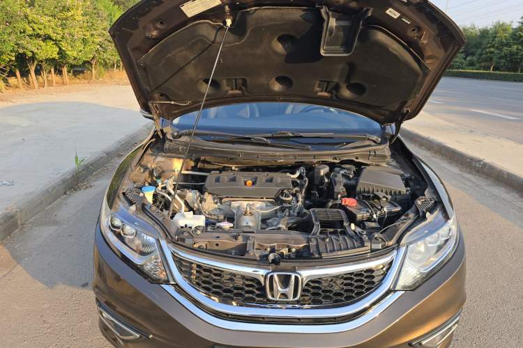 Used Honda Jade 2013 1.8L CVT Luxury Edition 5 seats Engine Bay