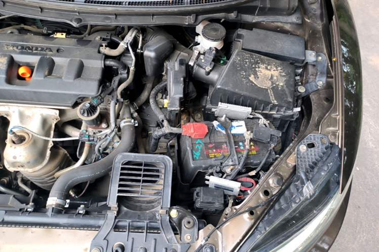 Used Honda Jade 2013 1.8L automatic Comfort version 5 seats Engine Bay Left