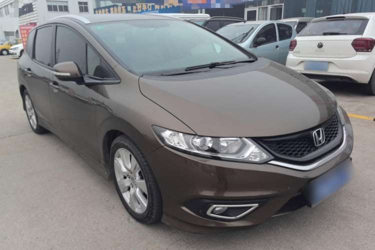 Used Honda Jade 2013 1.8L automatic Comfort version 5 seats Exterior 2