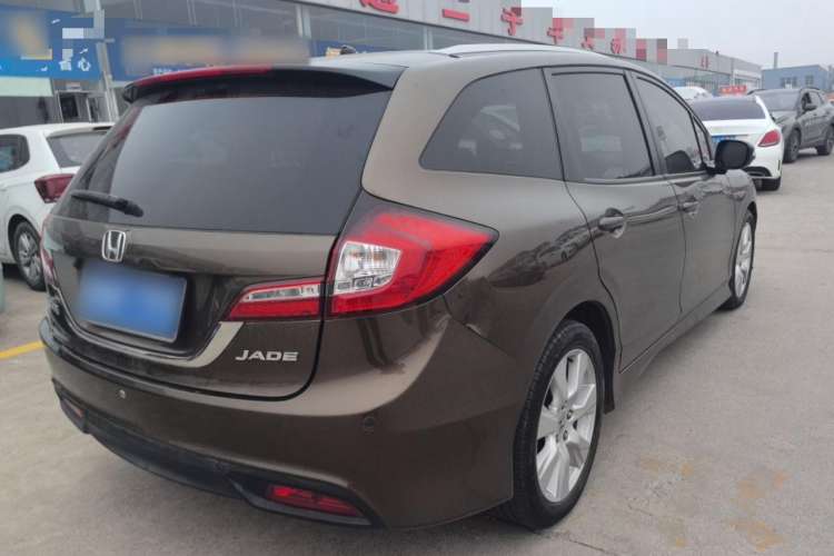 Used Honda Jade 2013 1.8L automatic Comfort version 5 seats Exterior 3