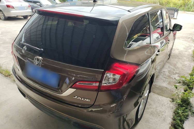 Used Honda Jade 2013 1.8L automatic Comfort version 5 seats Exterior 3