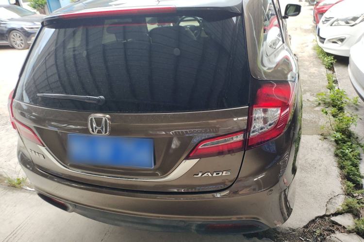 Used Honda Jade 2013 1.8L automatic Comfort version 5 seats Exterior 4