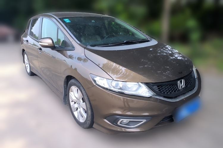 Used Honda Jade 2013 1.8L automatic Comfort version 5 seats Front Right 45 Deg