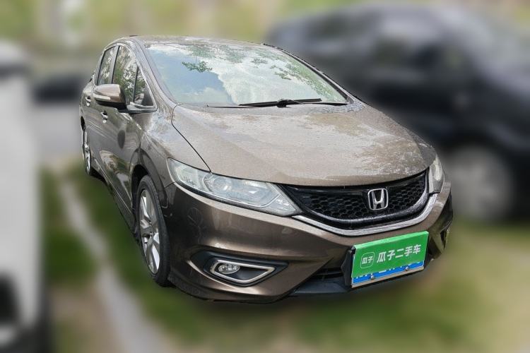 Used Honda Jade 2013 1.8L automatic Comfort version 5 seats Front Right 45 Deg
