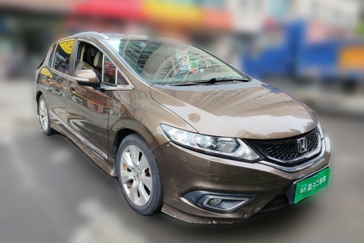 Used Honda Jade 2013 1.8L automatic Comfort version 5 seats Front Right 45 Deg