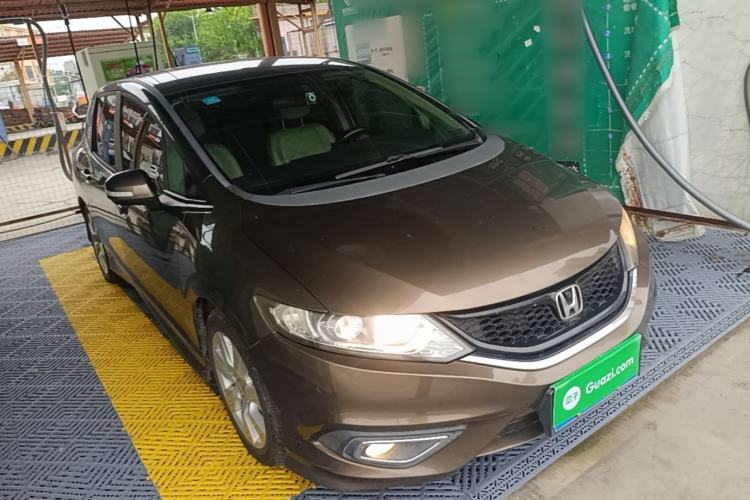 Used Honda Jade 2013 1.8L automatic Comfort version 5 seats Front Right 45 Deg