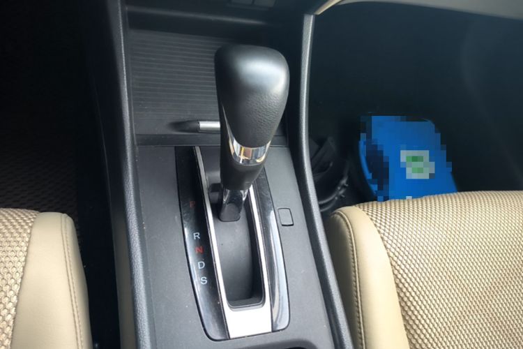 Used Honda Jade 2013 1.8L automatic Comfort version 5 seats Gear Lever