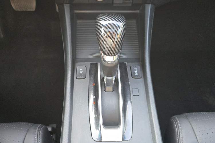Used Honda Jade 2013 1.8L CVT Luxury Edition 5 seats Gear Lever